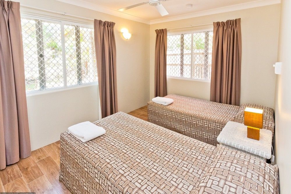 Silver Sands Apartments Харві-Бей Екстер'єр фото